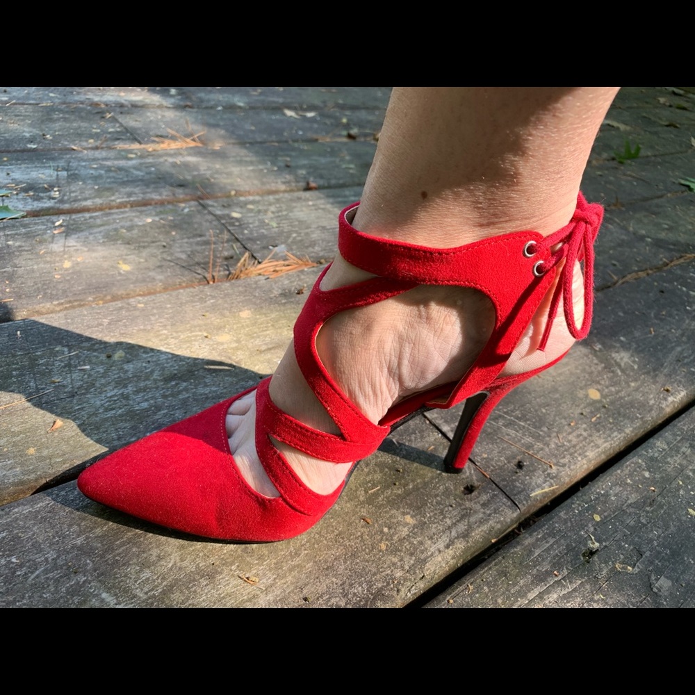 👠 Red Chinese laundry stilettos 👠